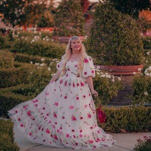 NWT Jessakae Charlotte White tulle maxi dress with red and pink roses